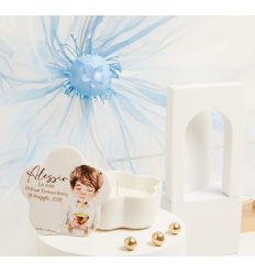 Scatolina bianca con bimbo con candela personalizzabile (cl25361cand)
