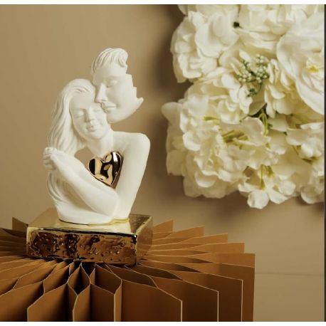 Coppia in gesso su base con applicazione cuore oro (cl26266)